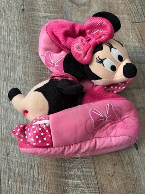 🌸 $10 SALE 🌸 Disney Minnie Mouse Pink Plush Kids Slippers